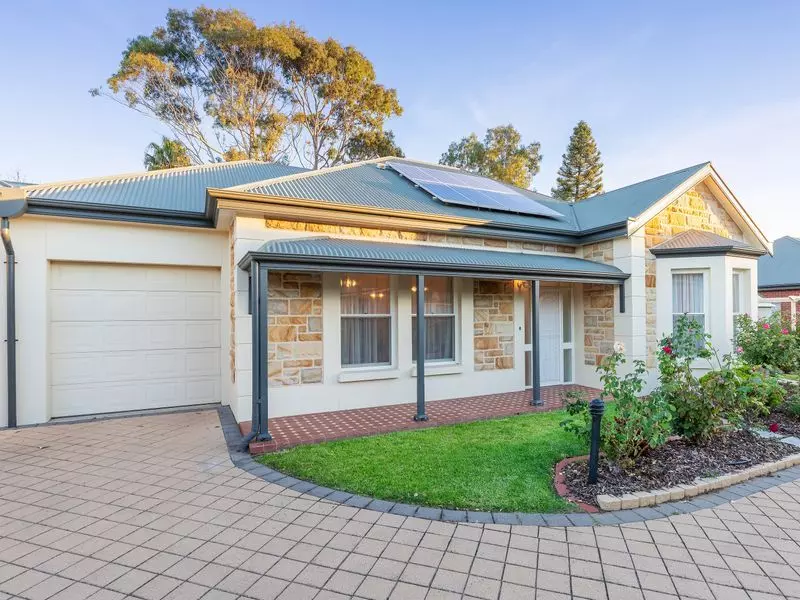 Live in style and prestige by the sea!