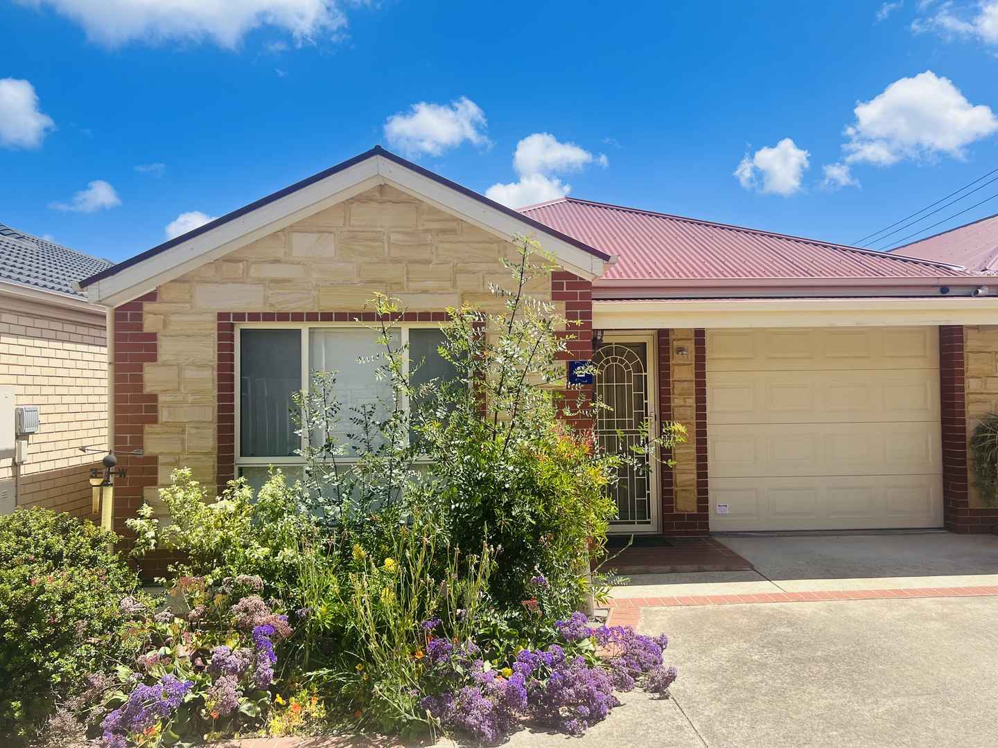 Distinctive Lifestyle Unit 2 Underdale Gardens