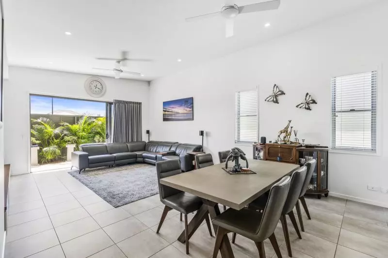 Site 002 - Established Silver Mist I