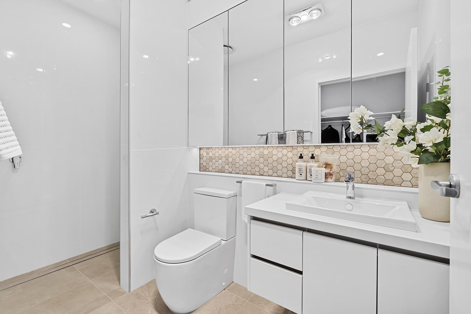 Spacious elegance, smart storage, and zero compromise!