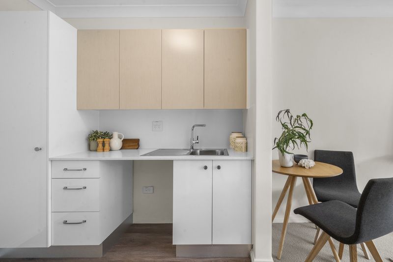 Light and bright apartment with services