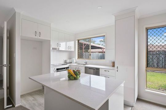 Spacious 2-bedroom villa with car port
