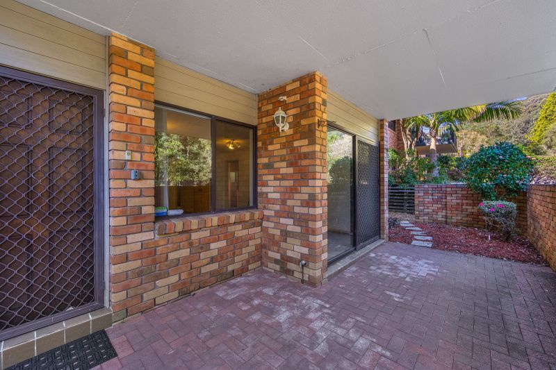 Sunny, Spacious and Close to Village Life