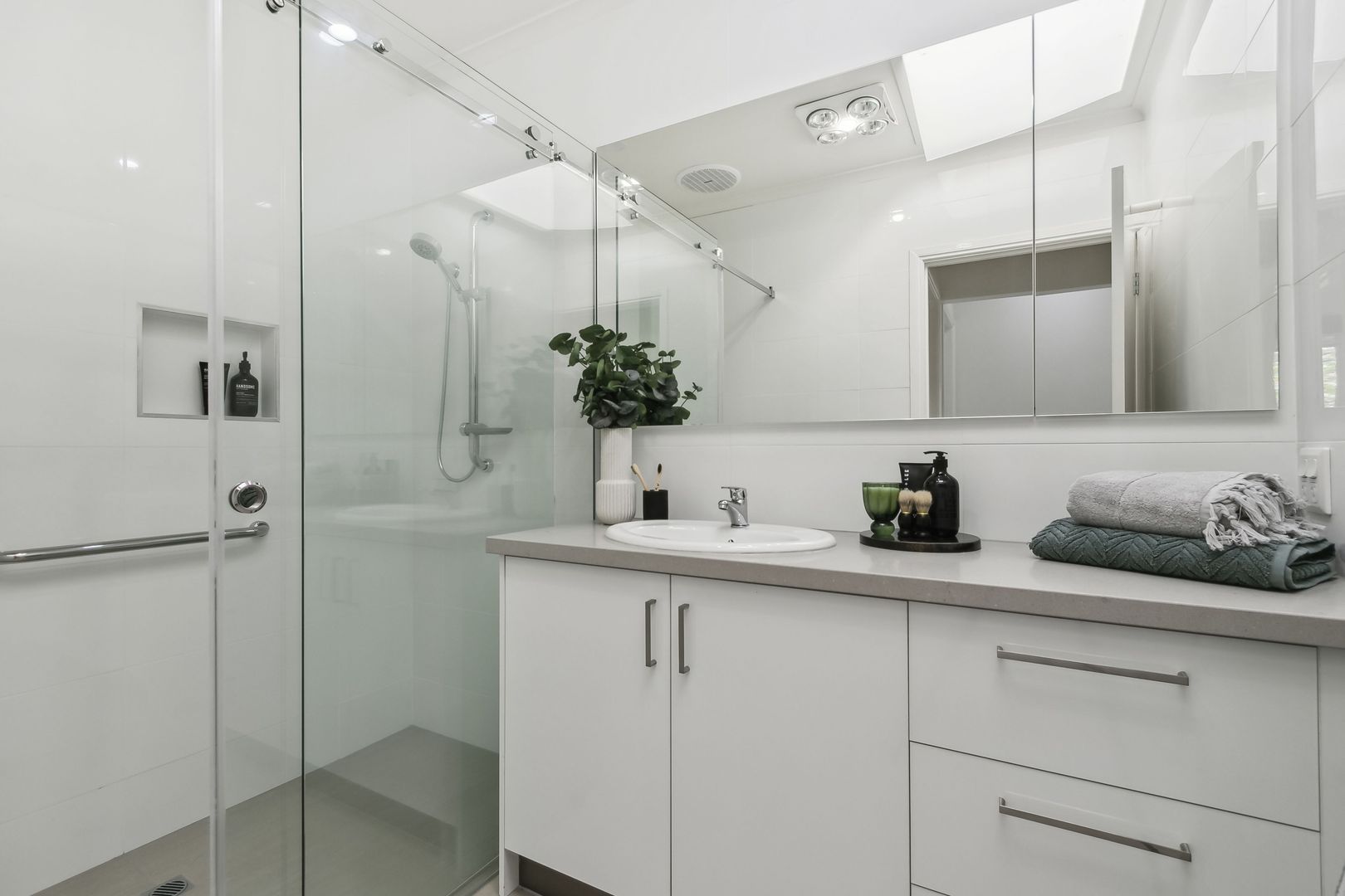 128/100 Station Street Burwood, VIC 3125