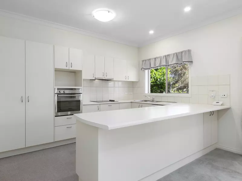 Lakefront Living and Golf Course Views