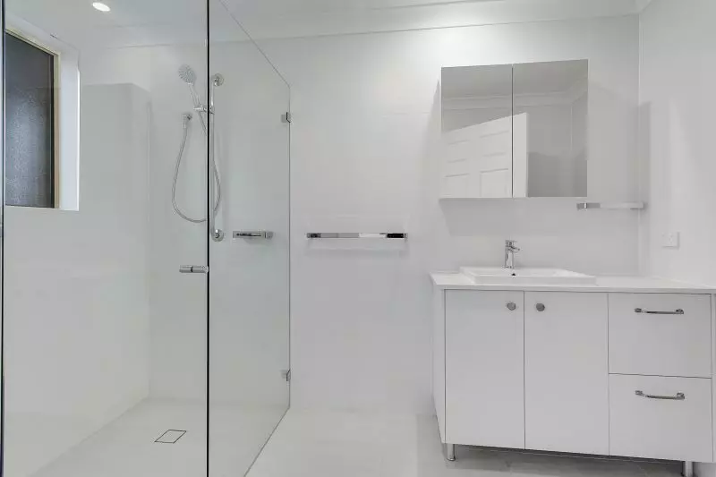 Contemporary 3-bedroom villa surrounded by bushland