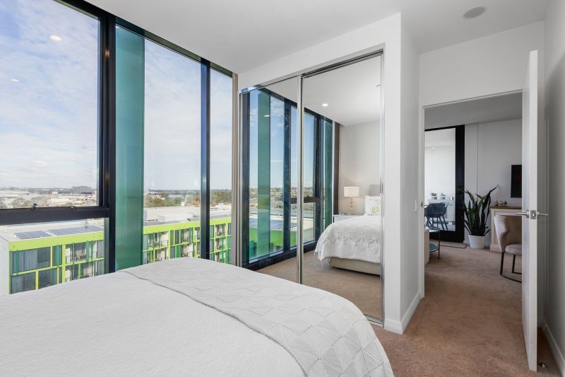 Stunning Views!! Lifestyle and Convenience!