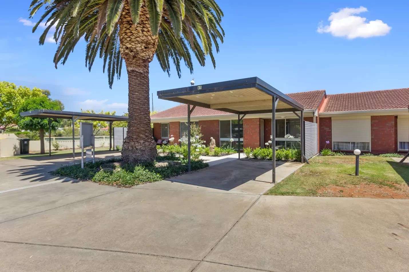 Resthaven Queenstown ‘Westport’ Retirement Living offers 62 two bedroom units within meticulously maintained gardens and lush rose bushes just 10 kilometres from Adelaide's CBD