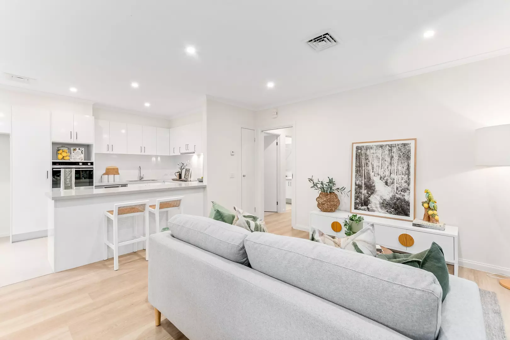 002/8 Pottage Circuit Macleod, VIC 3085