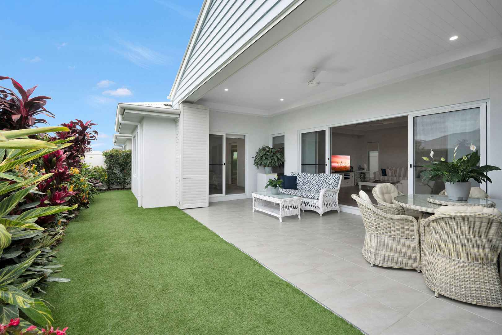 59 Oakdale by Palm Lake Resort