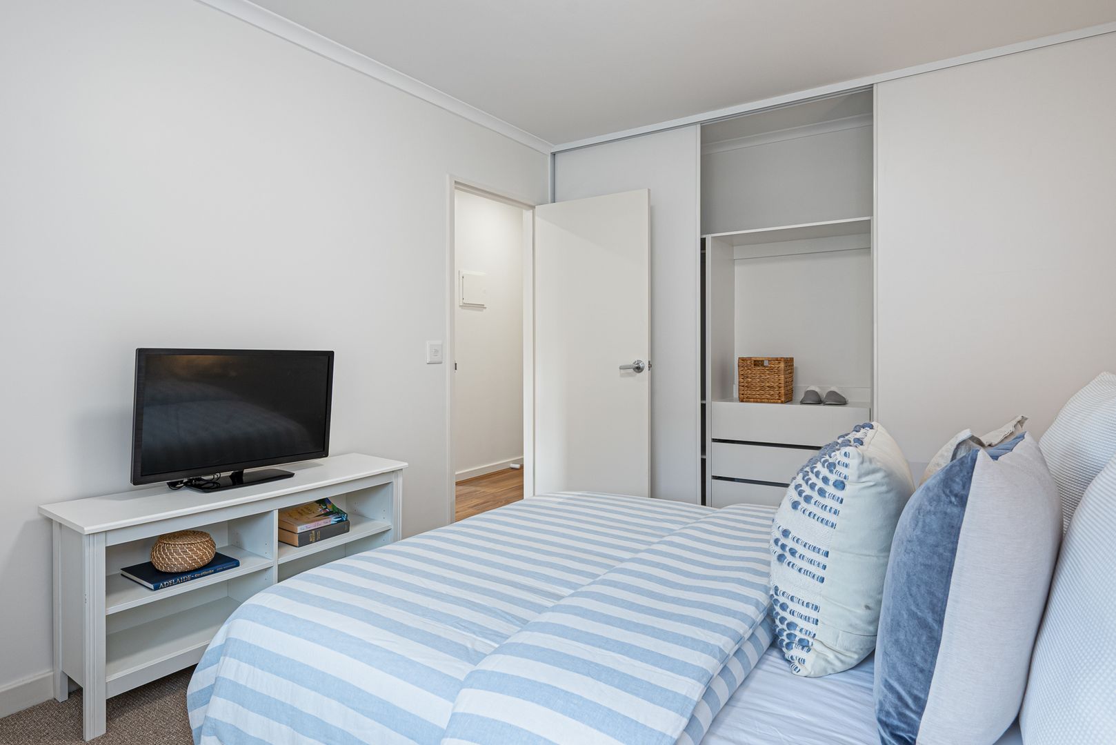 Are You Aged 65 Years or Older and No Longer Working Full Time? Bright and Modern Independent Living at Henderson