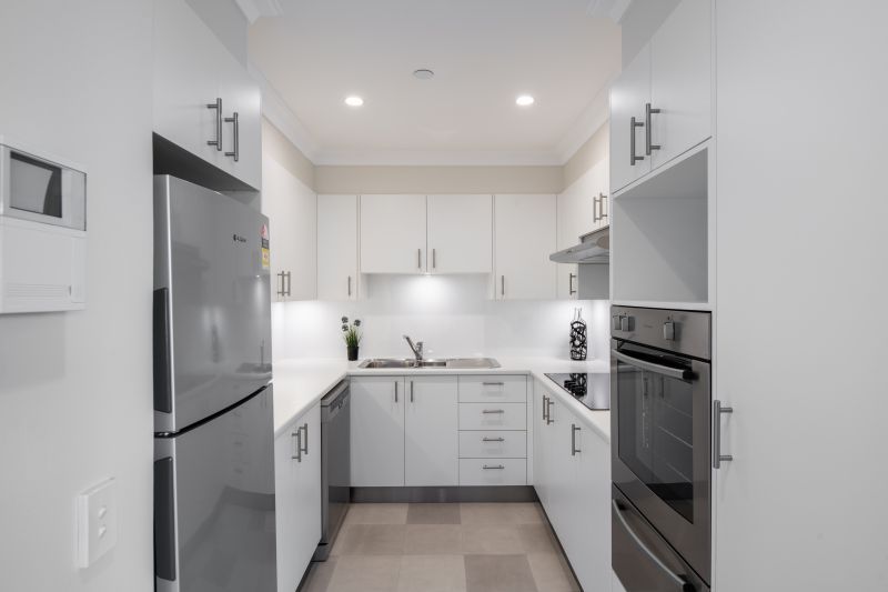 Harbourside Living in Prestigious Elizabeth Bay