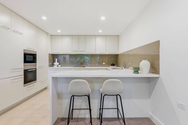 Elegant Apartment, Lush Surrounds