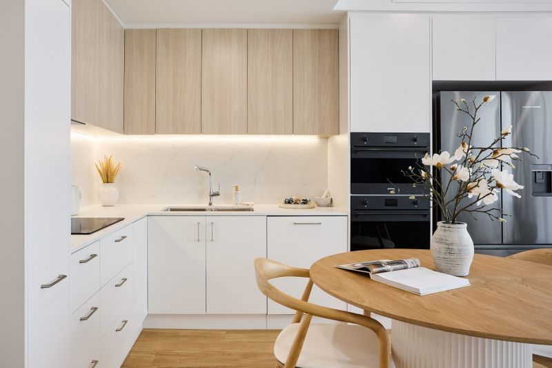 The Hummingbird - smart, north-facing beauty