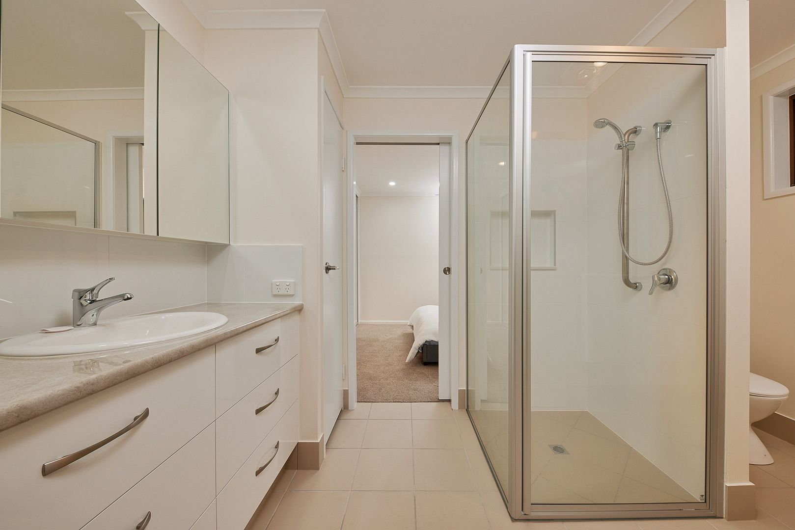 Lovely two bedroom home available today!