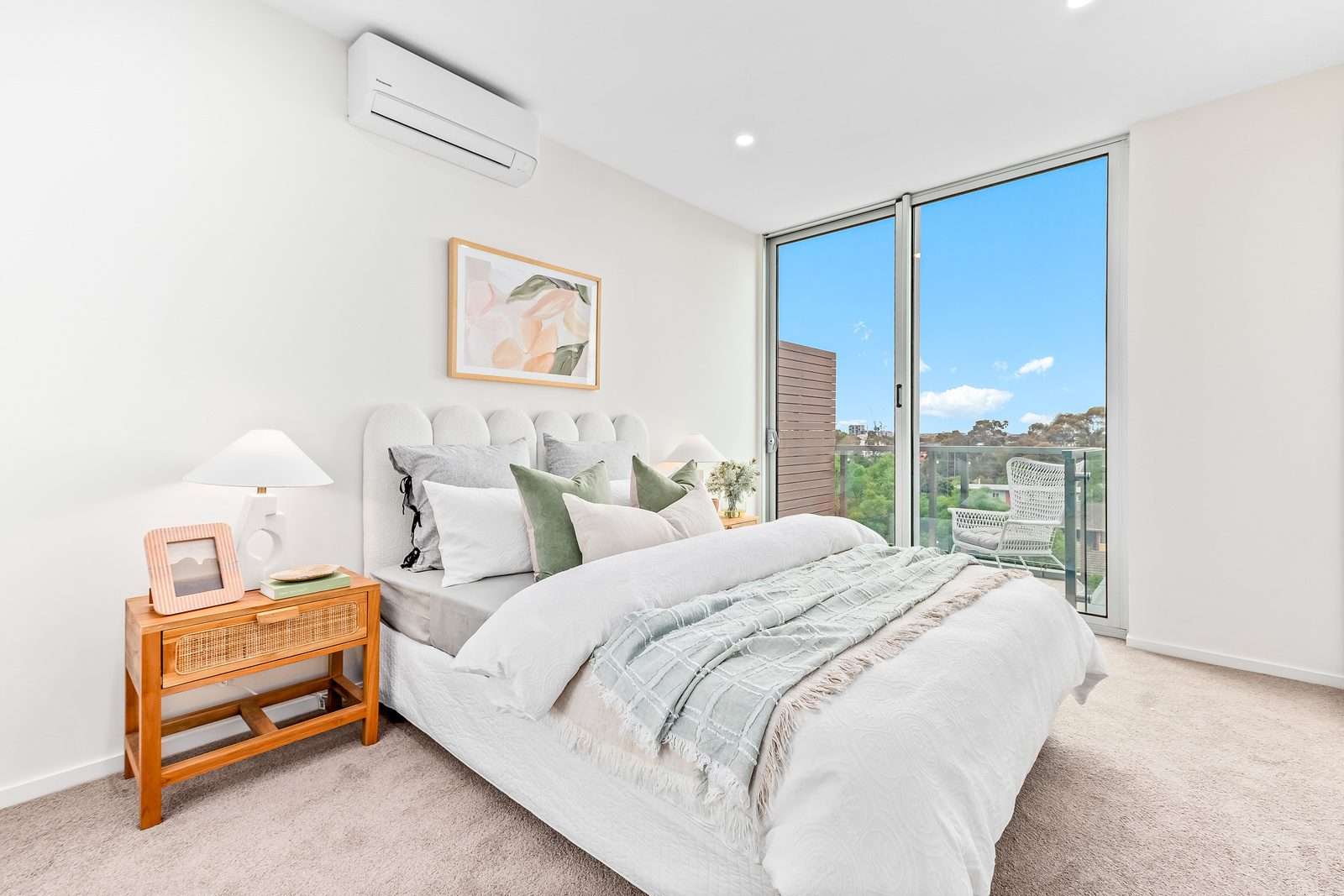 Airy top-floor apartment with stunning north-east views