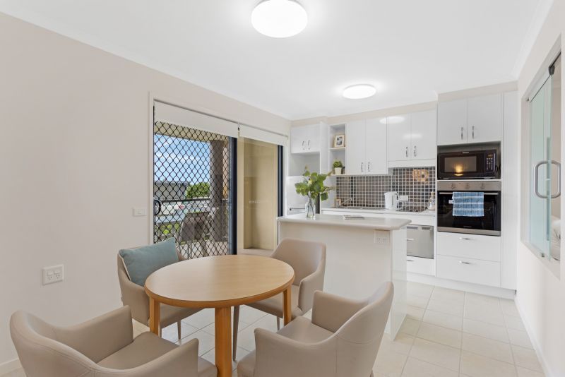 Ground level 2-bedroom apartment with ocean views