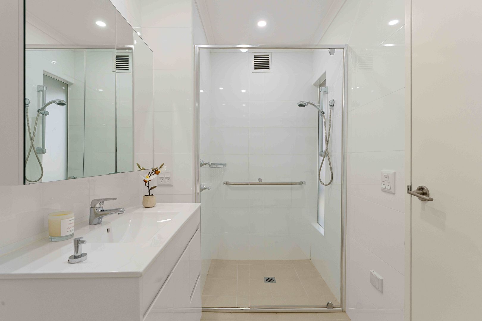 Light-filled 2 Bedroom Apartment with Spacious Balcony - Unit 21