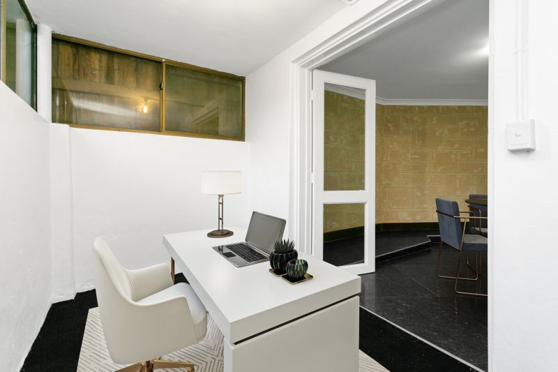 Affordable City Fringe Convenience!