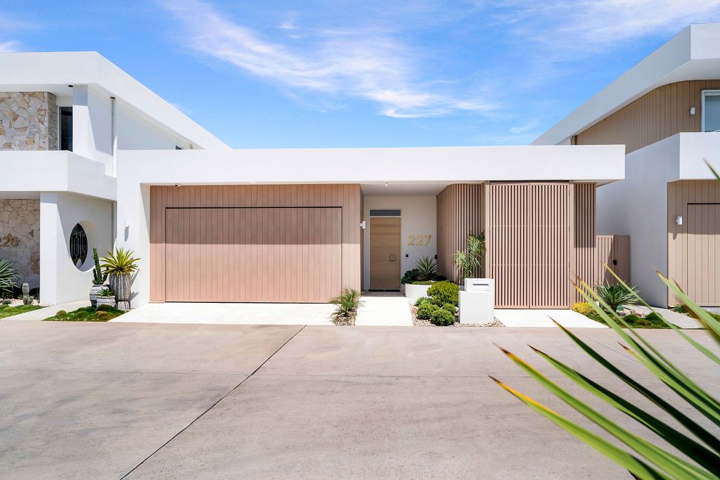 House 227 by Palm Lake Resort Pelican Waters