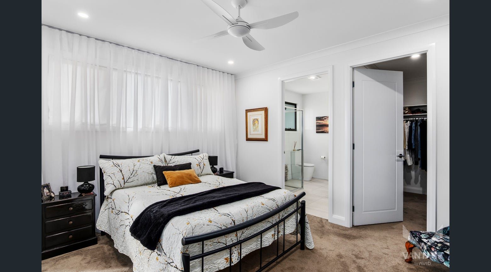 Stylish, Sophisticated & Just Like New- A Showstopper in Logan Village Green