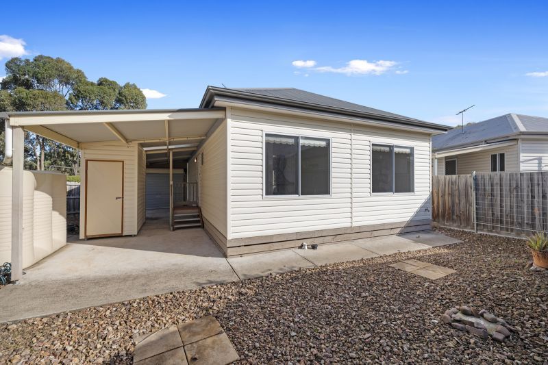 Spacious Modern Living - Peaceful Surrounds