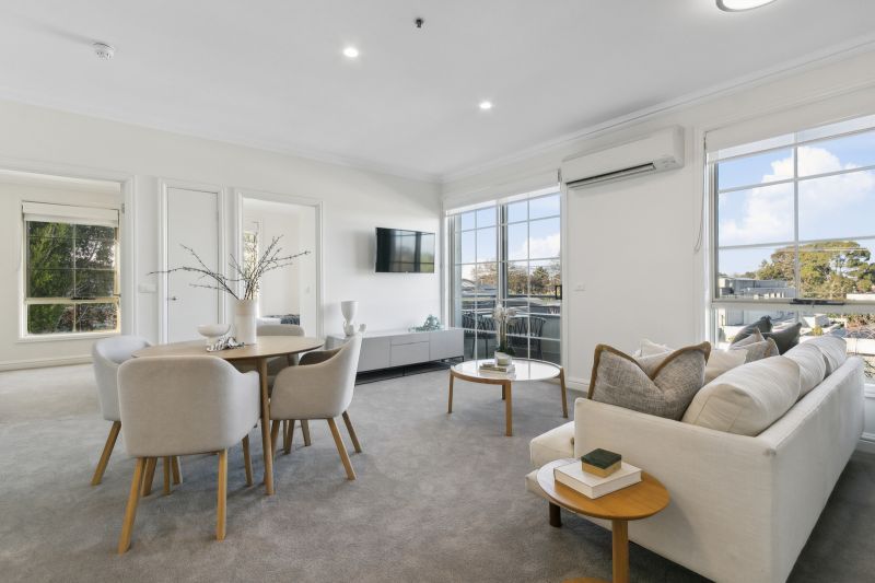 Spacious and bright two-bedroom apartment