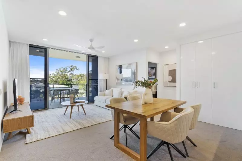 Stylish North-facing apartment with uninterrupted city views