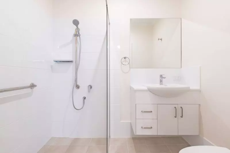 Spacious and light filled serviced apartment