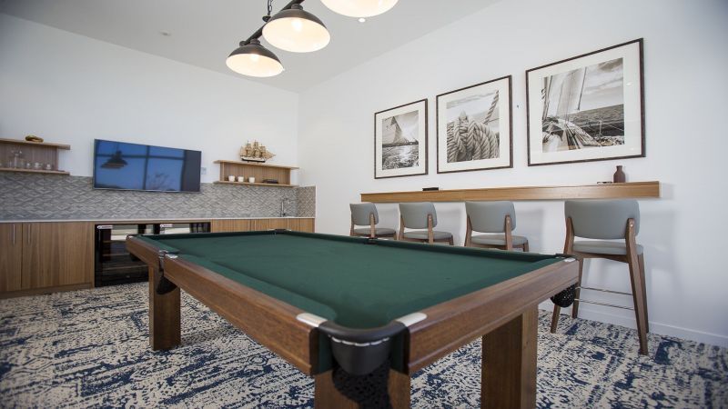 A light and airy top floor, north facing apartment with city views