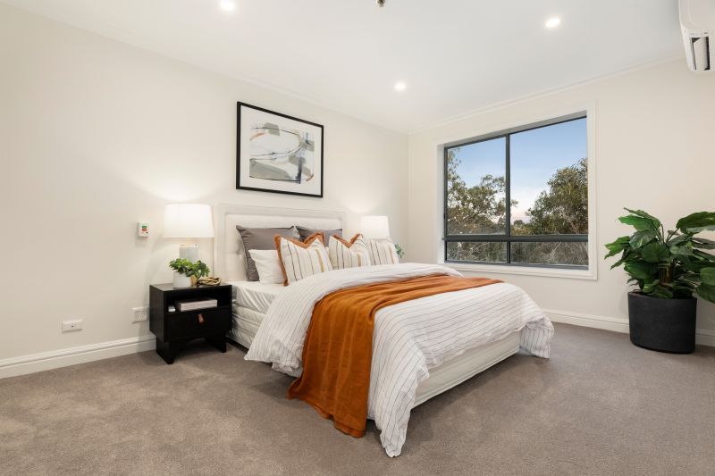 Stunning 2-bedroom apartment with balcony views