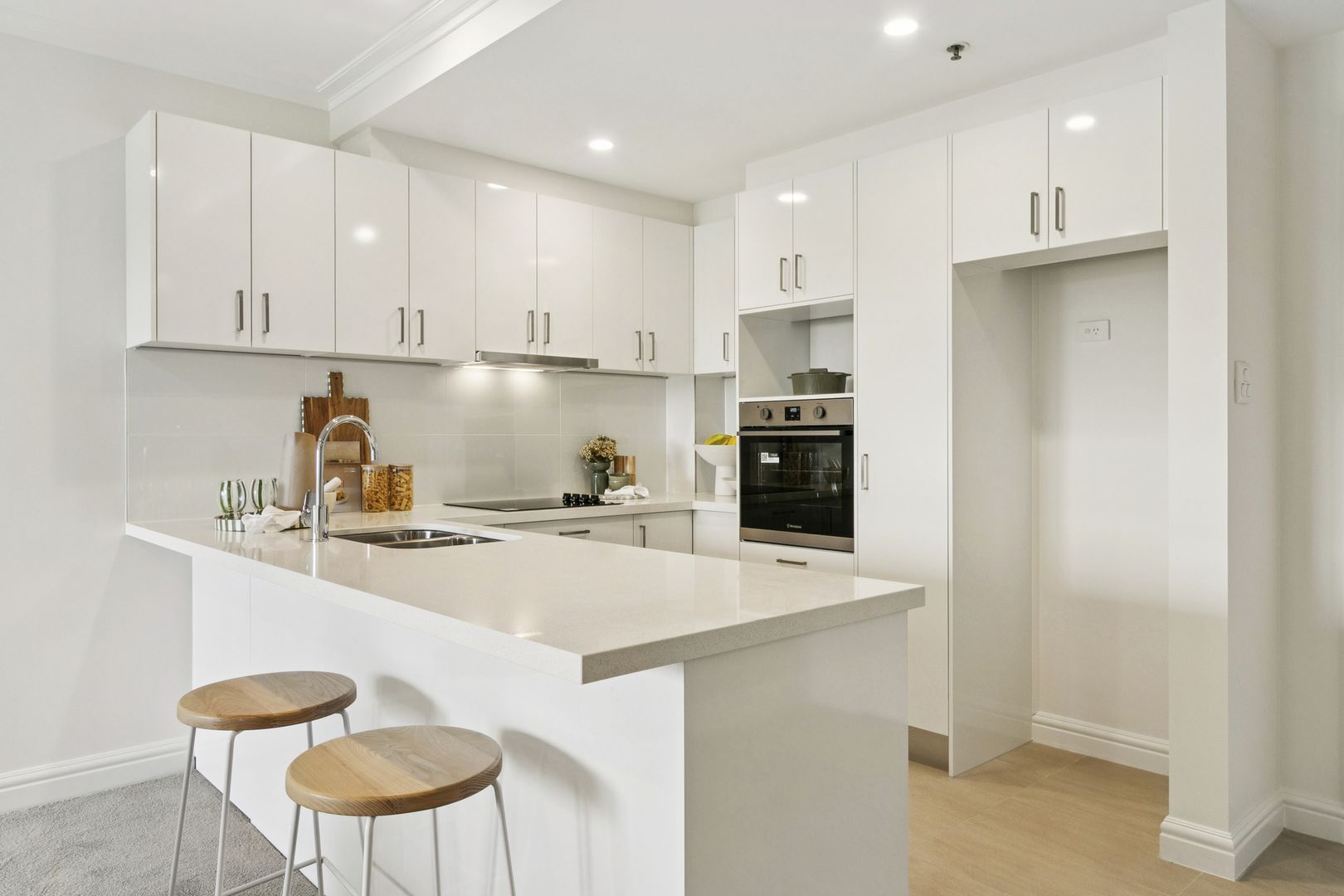 Stunning 2-bedroom apartment with balcony views