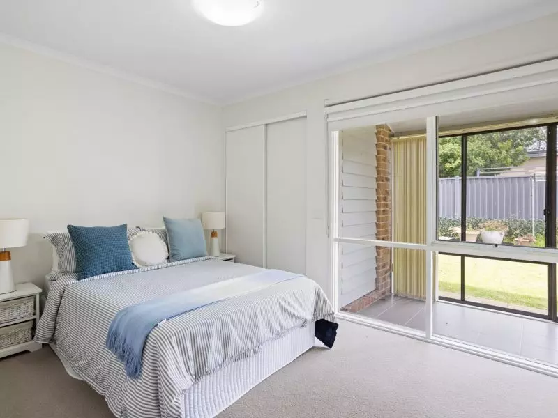 Lovely Villa with Courtyard and Sunroom