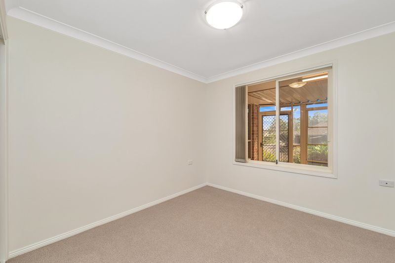 Corner Retreat Opposite Ashton Gardens Hub