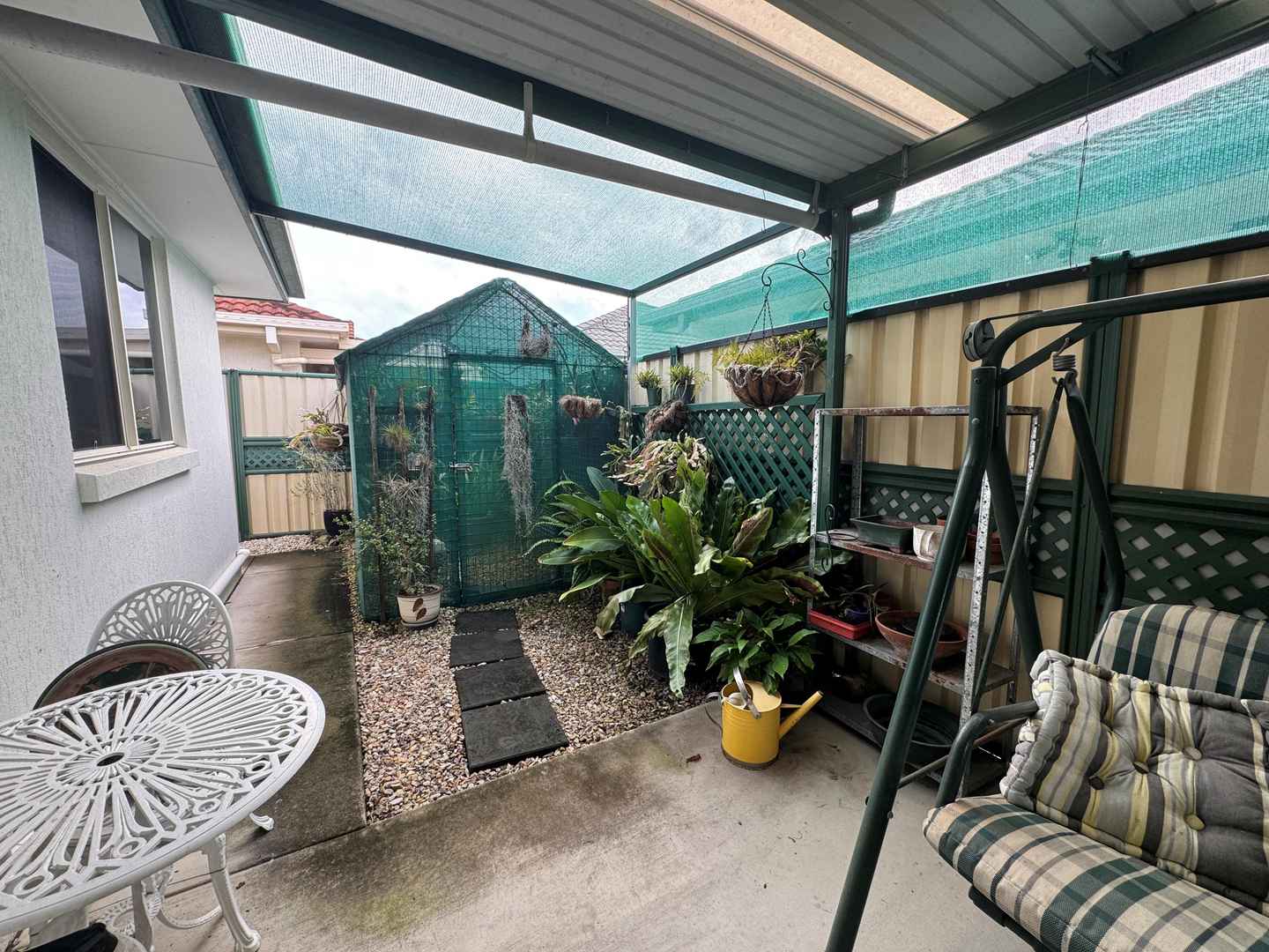 Retire in Peace & Quiet - Overlooking the Lawn Bowls Green