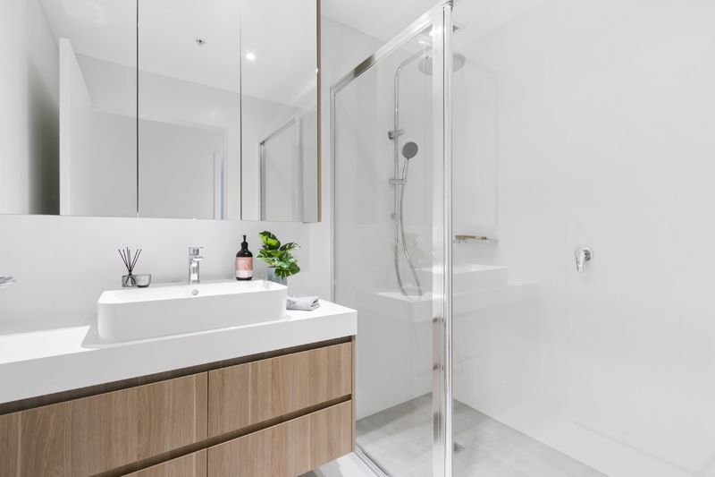 Premium, Light-filled Apartment 