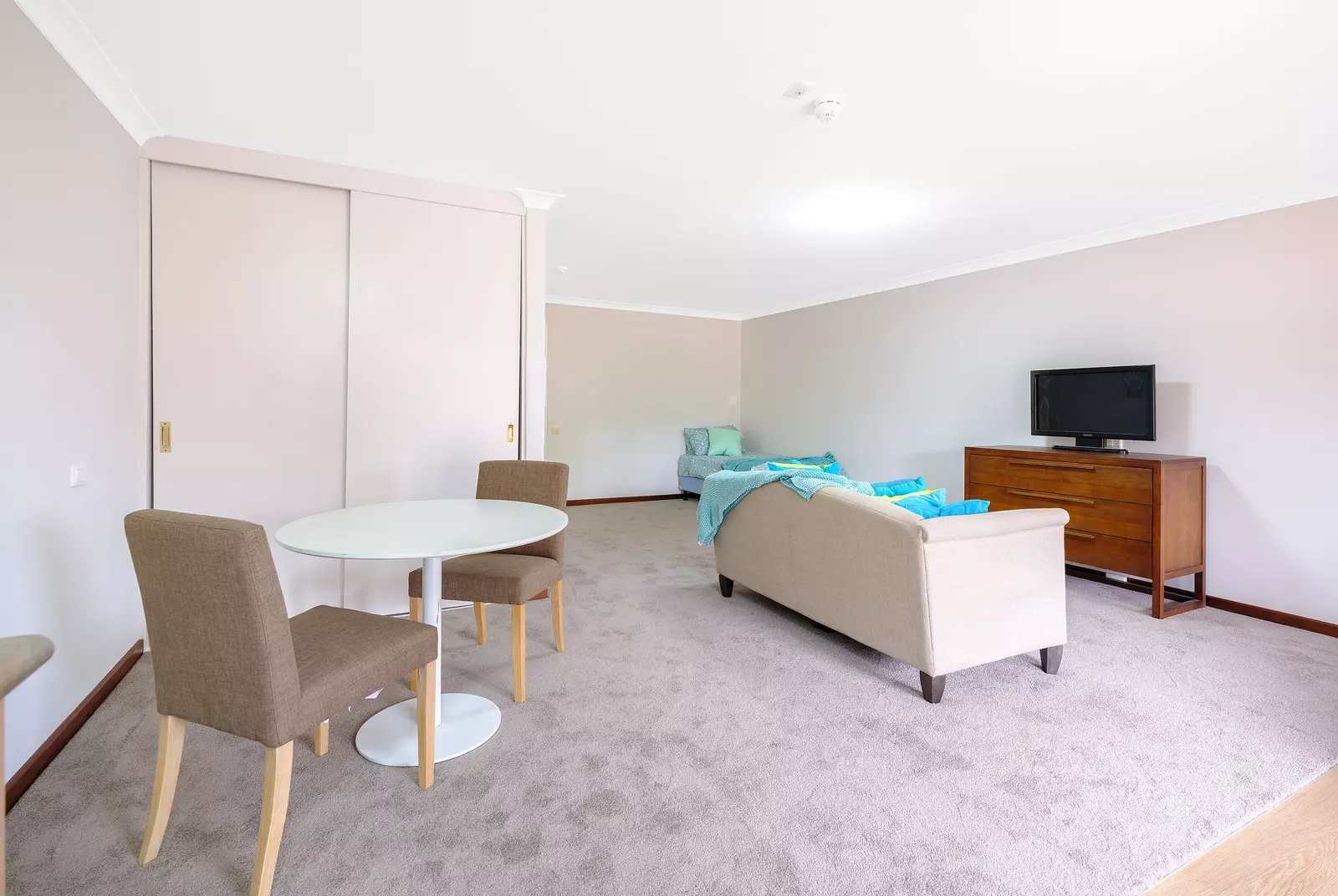 Secure studio apartment in the heart of the clubhouse