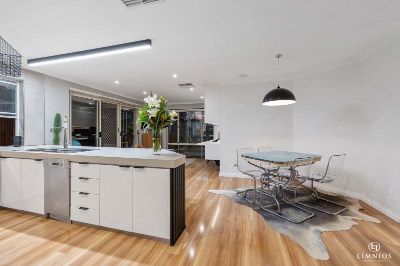 Standalone street front villa