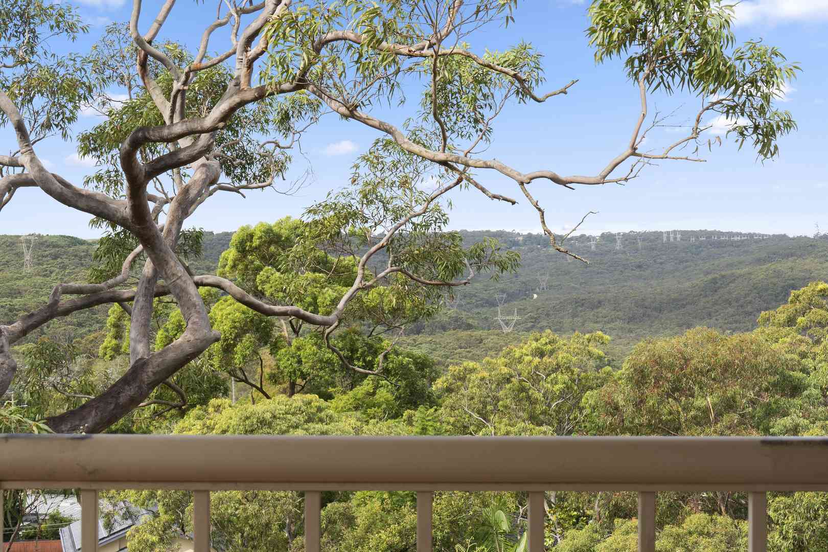 Light-filled villa with stunning bush view