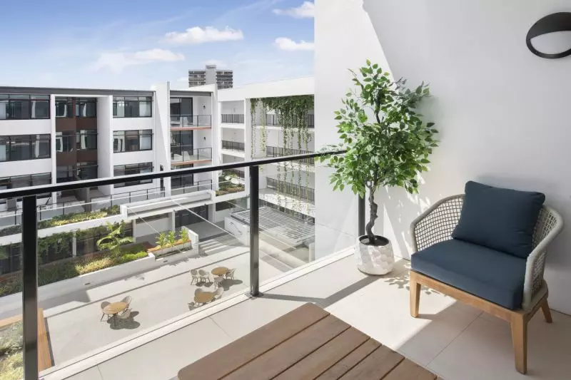 Luxury Top-Floor Living in Central Maroochydore