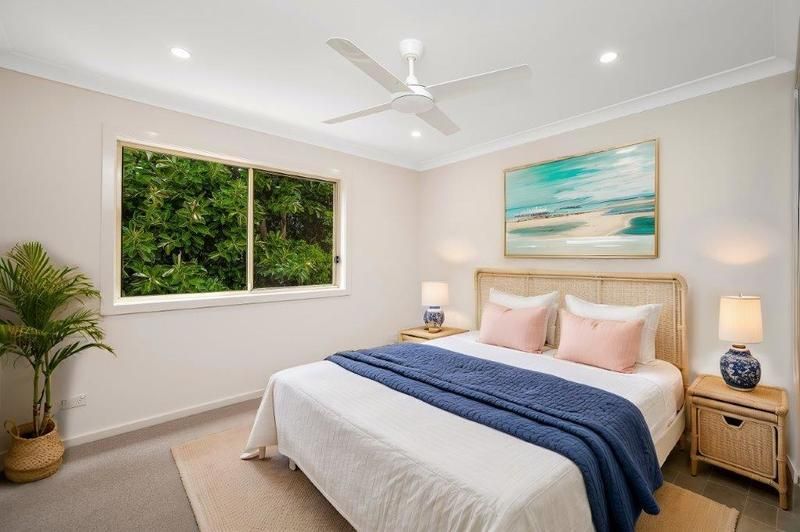 Refurbished, Modern Villa with Double Garage and Atrium