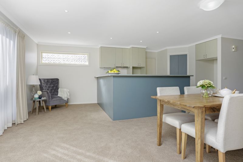 Low maintenance villa with rare double garage - Gillin Park Village