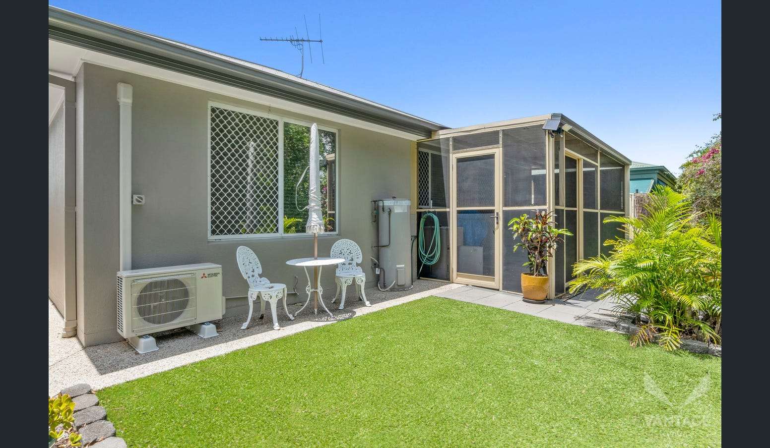 A Peaceful Perimeter Position with Privacy and Comfort