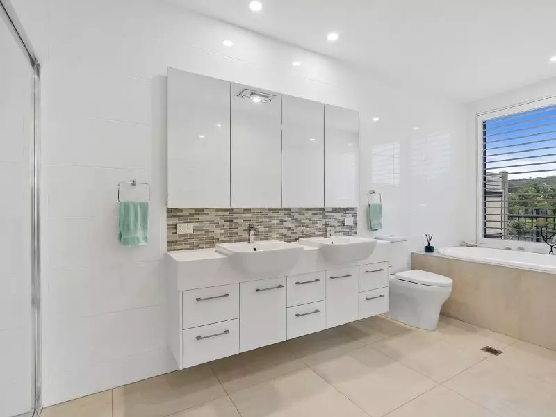 Site 138 - Established Grand Aston