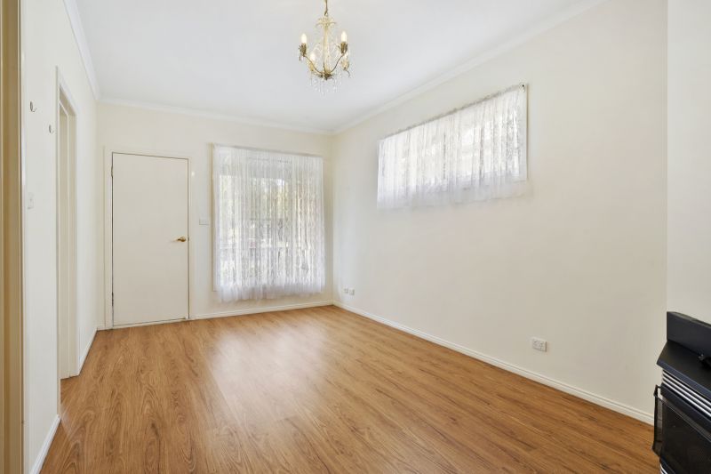 Be enchanted by this delightful home!