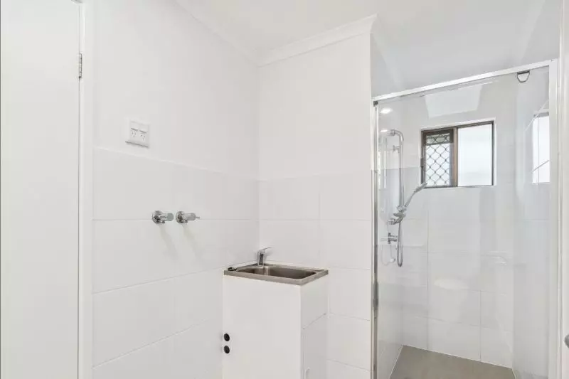 Light-filled one-bedroom plus study villa