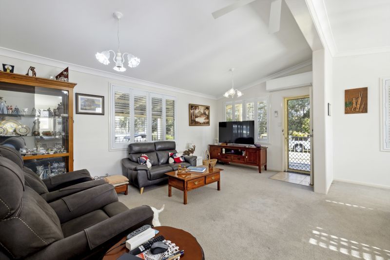 Tranquil Two Bedroom Retreat with Bushland Views