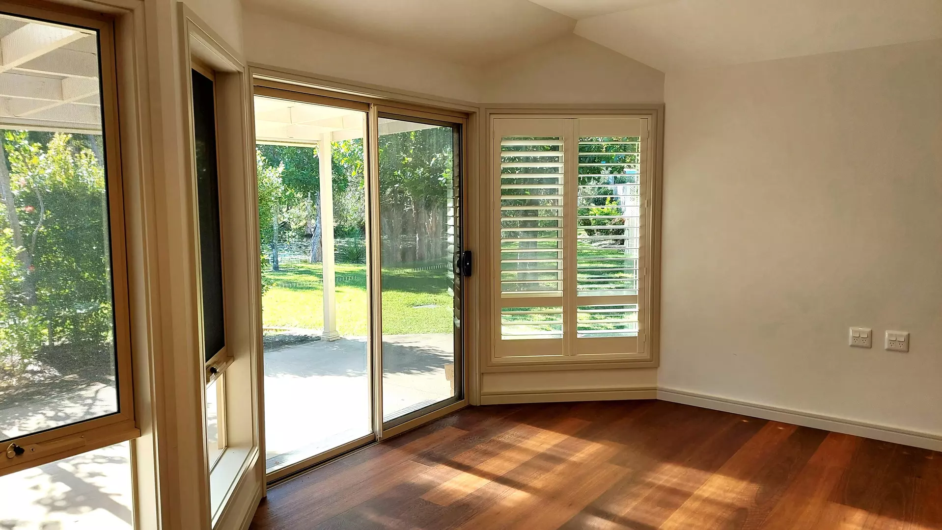 Stunning and Spacious 2 Bedroom Home with 2 Garage - Home Sovereign II 