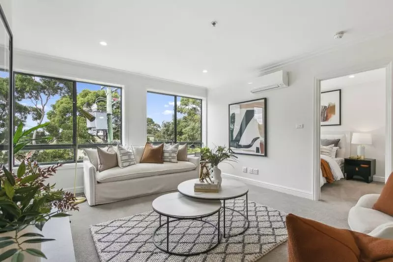 Large two-bedroom apartment on the third floor