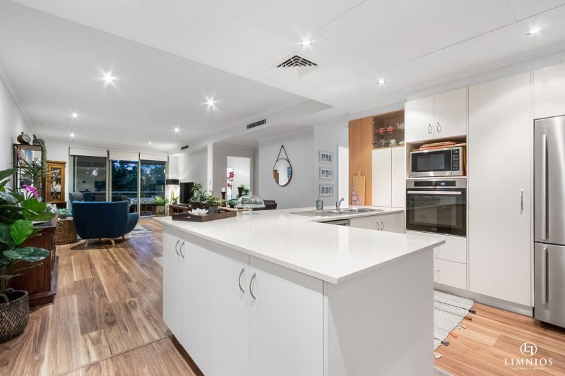 Oversize apartment with park views!